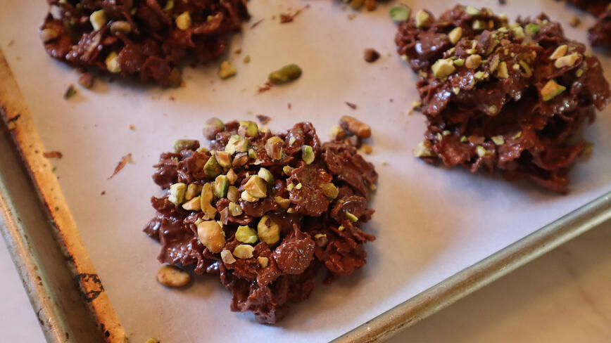 No-Bake 3-Ingredient Cornflake Clusters