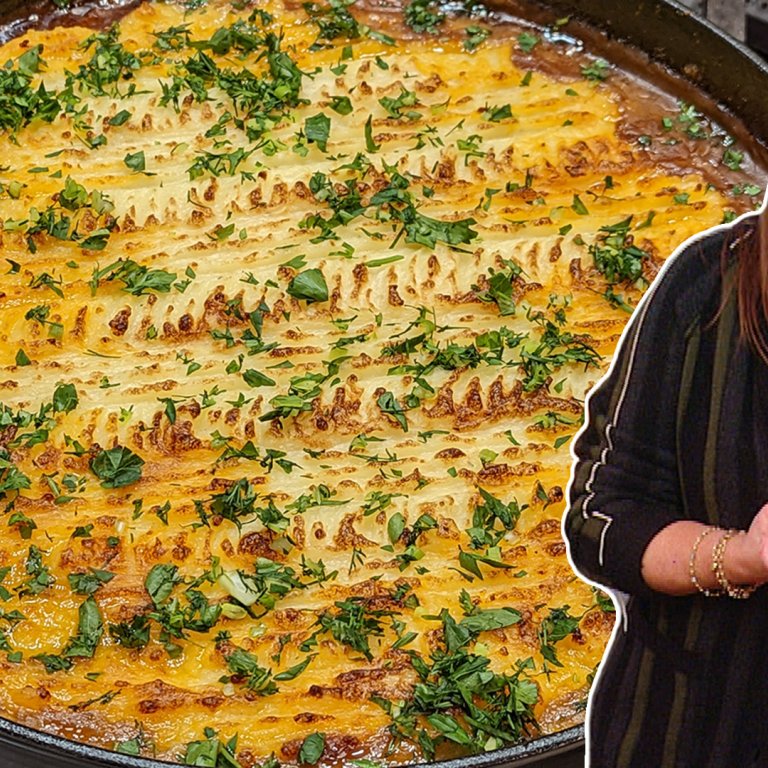 Rach's Holiday Beef + Lamb Cottage Pie With Cheesy Mashed Potatoes