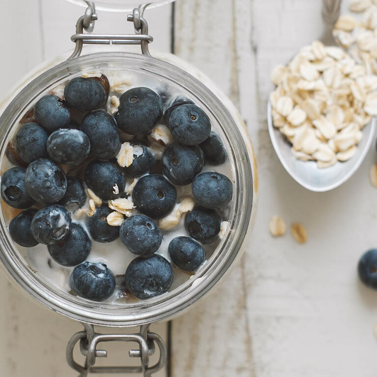 Overnight Oats With Blueberries, Ginger + Almonds