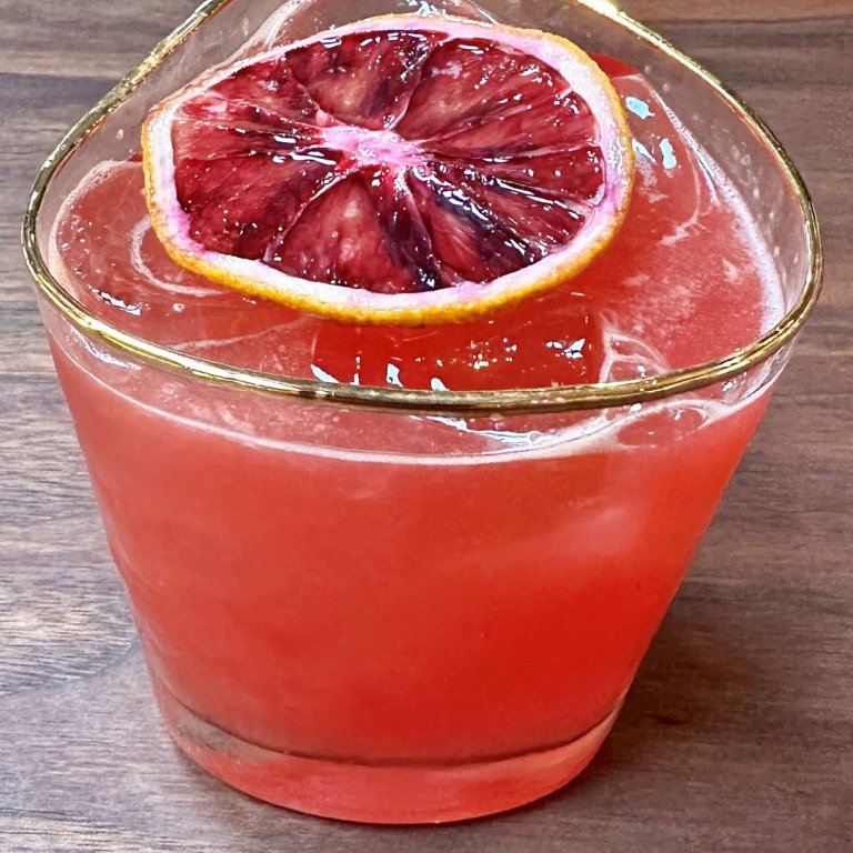 Apples to Oranges Cocktail
