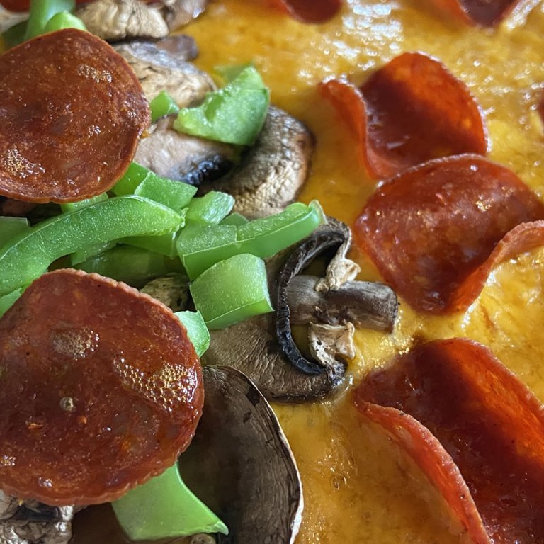 Healthy Tortilla Pizza With Turkey Pepperoni + Veggies