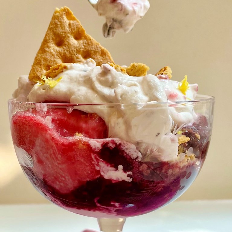 Bumbleberry Pie Sundae